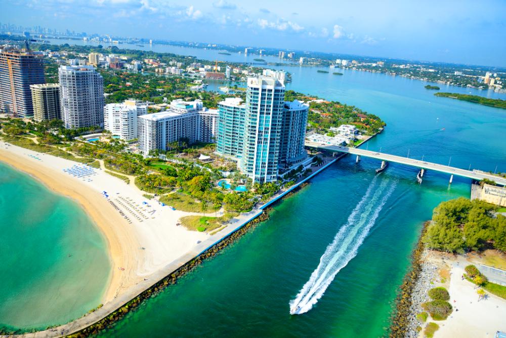 <span>Miami /</span> <span>Miami beach</span>